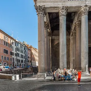 Hub Pantheon Rome